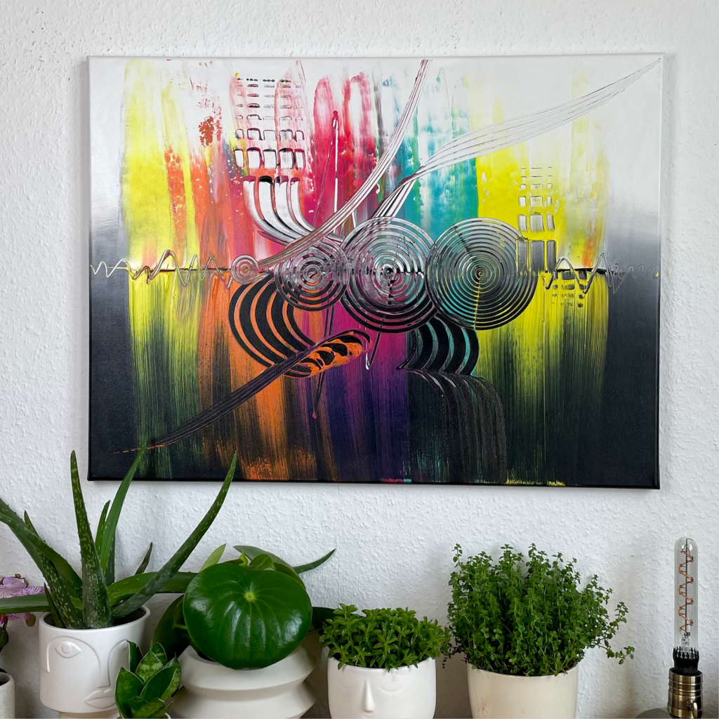 Abstrakte Leinwandkunst 🖼 ist eine tolle Dekoidee. Das abstrakte Bild ist gelb, orange, pink, Magenta und türkis. Das moderne Bild ist 60cm x 80cm groß. Das moderne Kunstwerk 🖼 hat schöne lichtechte Acrylfarben🎨, die herrlich leuchten. Es macht großen Spaß, diese moderne Kunst zu betrachten. 
Meine abstrakte Kunst ist bunt und modern. Du kannst meine Kunstwerke in vielen verschiedenen Farben kaufen wie zum Beispiel: Blau, Rot, Grün, Lila, Gelb, Orange, Braun, apricot, weiß und Schwarz. Wenn du eines meiner wunderschönen und exklusiven Gemälde kaufen möchtest, dann schau gerne in meinem Palundu Onlineshop vorbei. Hier gibt es original Kunstwerke zum günstigen Preis.