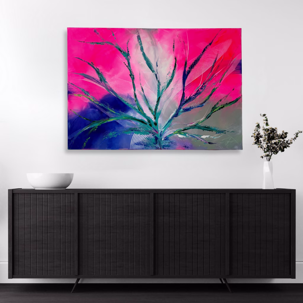 Online Kunstgalerie: Original abstraktes Leinwandbild in leuchtendem Pink, Dunkelblau und Türkis. Das großformatige Acrylbild dient als starker Farbakzent über einem modernen, dunklen Sideboard. Gemalt wurde das Wandbild von der kreativen Künstlerin Janiscolorart. 