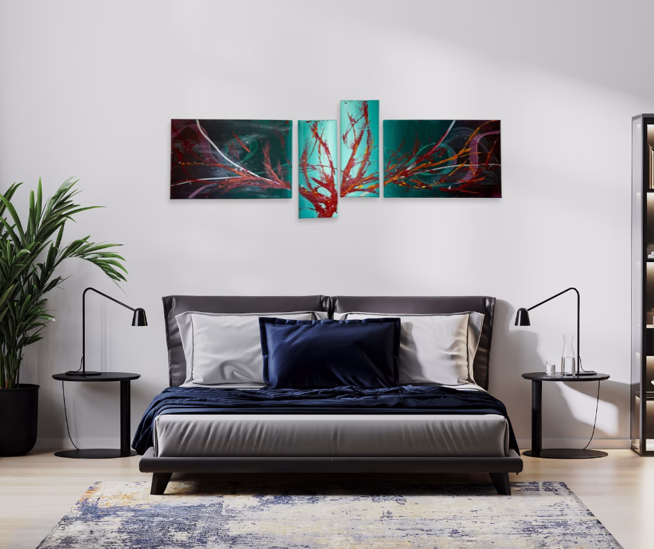 Mehrteiliges abstraktes Wandbild-Set in Türkis und Rot zur harmonischen Dekoration einer großen Schlafzimmerwand.